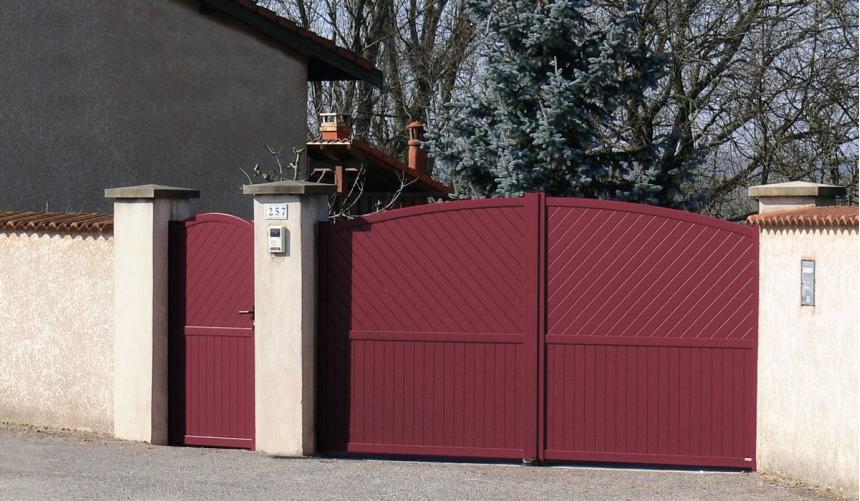 Portail alu Volnay battant forme bombée