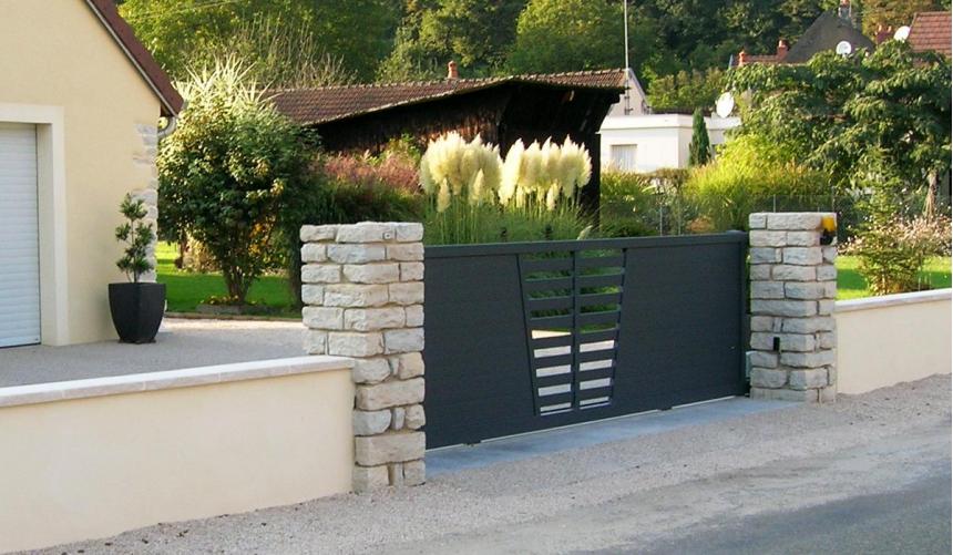 Portail alu Fuissé battant réalisation 1 gris RAL 7016