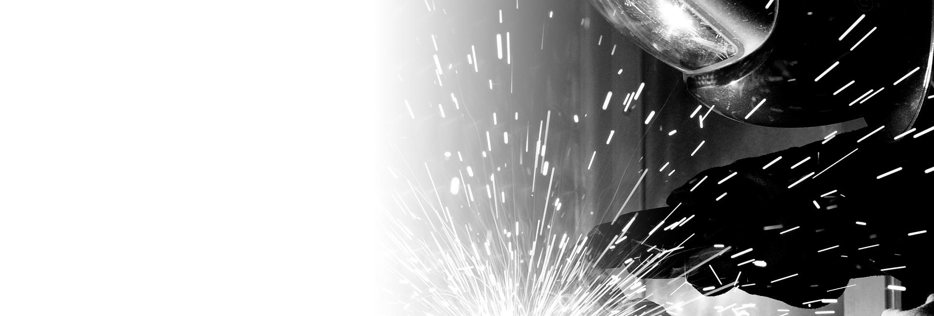  Nous créons... Une gamme des plus complètes Réputé pour sa capacité à satisfaire les plus hautes exigences, Aluconcept l’est également pour l’étendue et la diversité de son offre : six gammes de portails, portillons et clôtures en aluminium et inox et défenses de fenêtre… Robuste, inaltérable, 100% recyclable, l’aluminium présente aussi l’avantage d’offrir un entretien réduit et de se plier à toutes les envies créatives en termes de formes, de coloris et de décors pour une harmonisation idéale avec tous les styles d’environnement. 